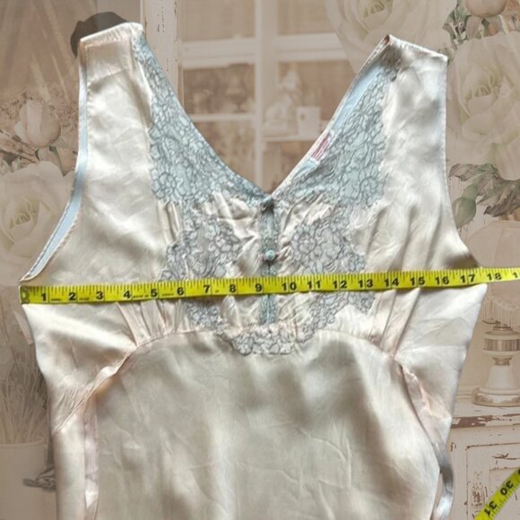 1940s Queen Mary Vintage Lace Nightgown – Antique Peach Enka Rayon Silk – S/M - Picture 10 of 15